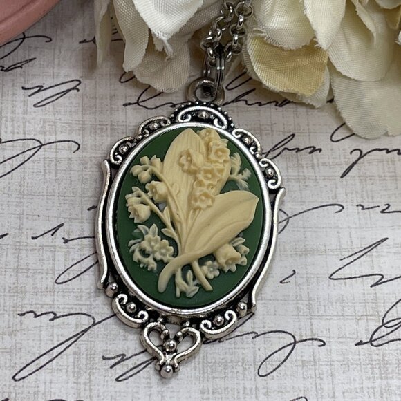 SILVER Green Lily of the Valley Cameo Summer Pendant Necklace Charm Wedding Gift - Picture 8 of 11